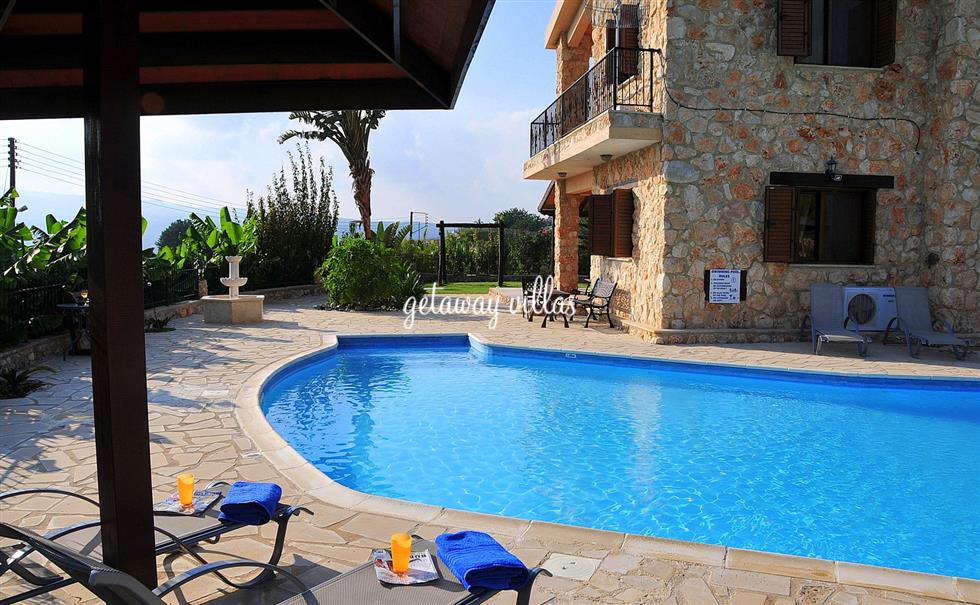 Villa - Retreat - Peristerona-