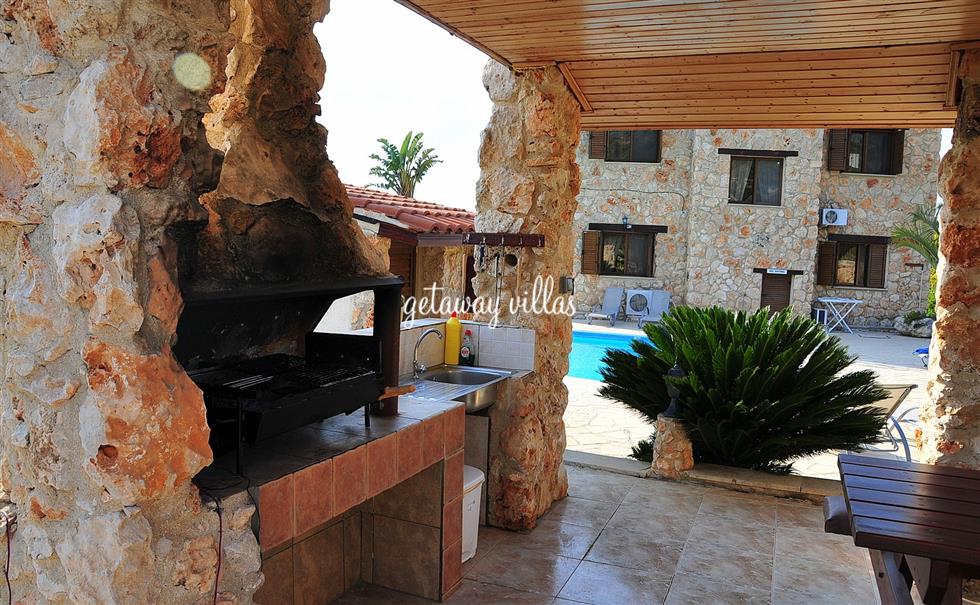 Villa - Retreat - Peristerona-