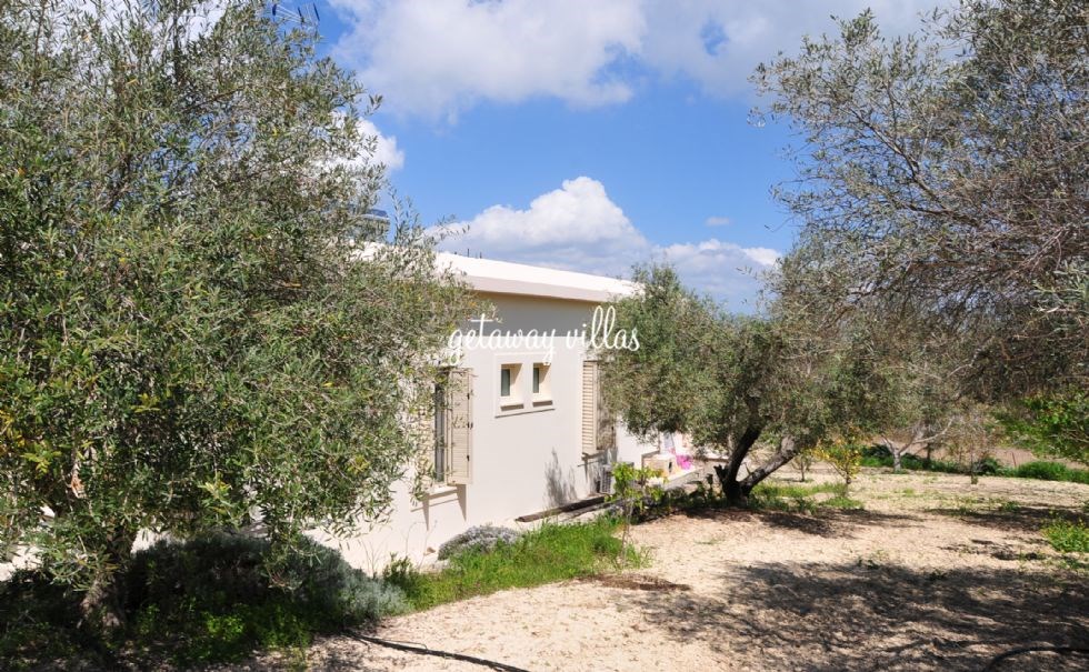 Villa - Koumneni - Akourdaleia-