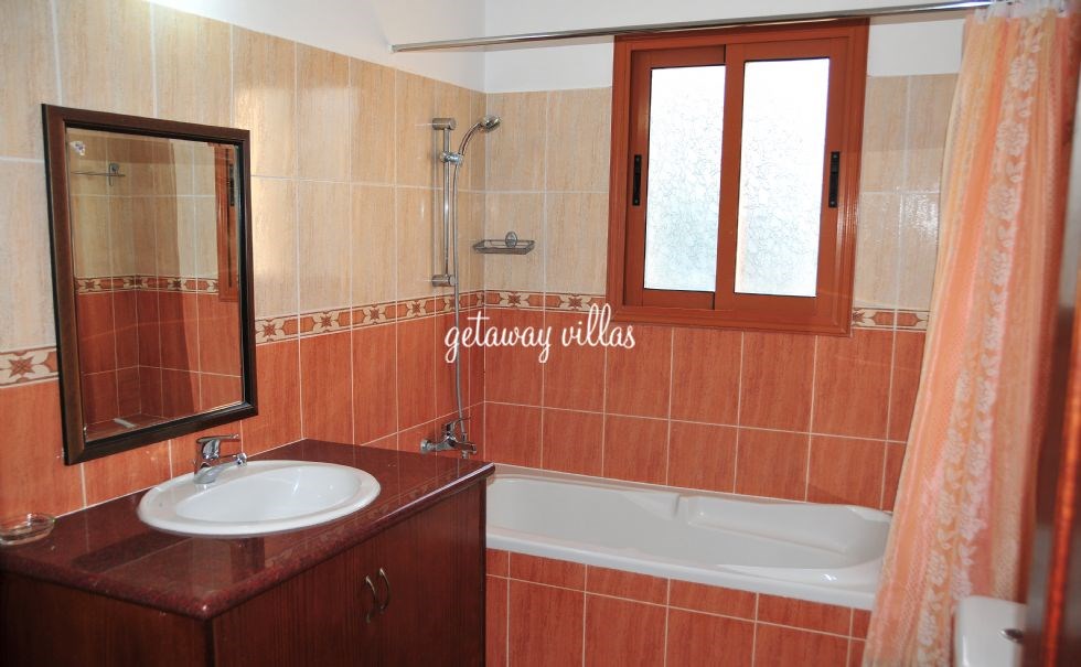 Villa - Nicola - Coral-Bay-Centre-