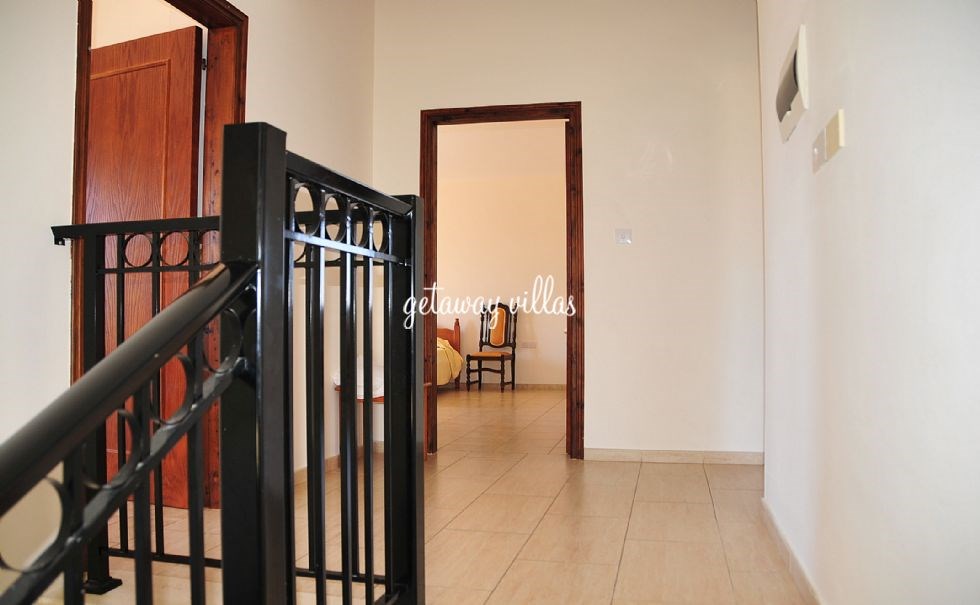 Villa - Nicola - Coral-Bay-Centre-