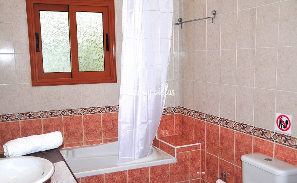 Villa - Nicola - Coral-Bay-Centre-